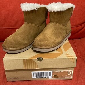 KOOLABURRA BY UGG SUEDE BUTTON MINI BOOTS JORDINA/ CHESTNUT, 9 MEDIUM